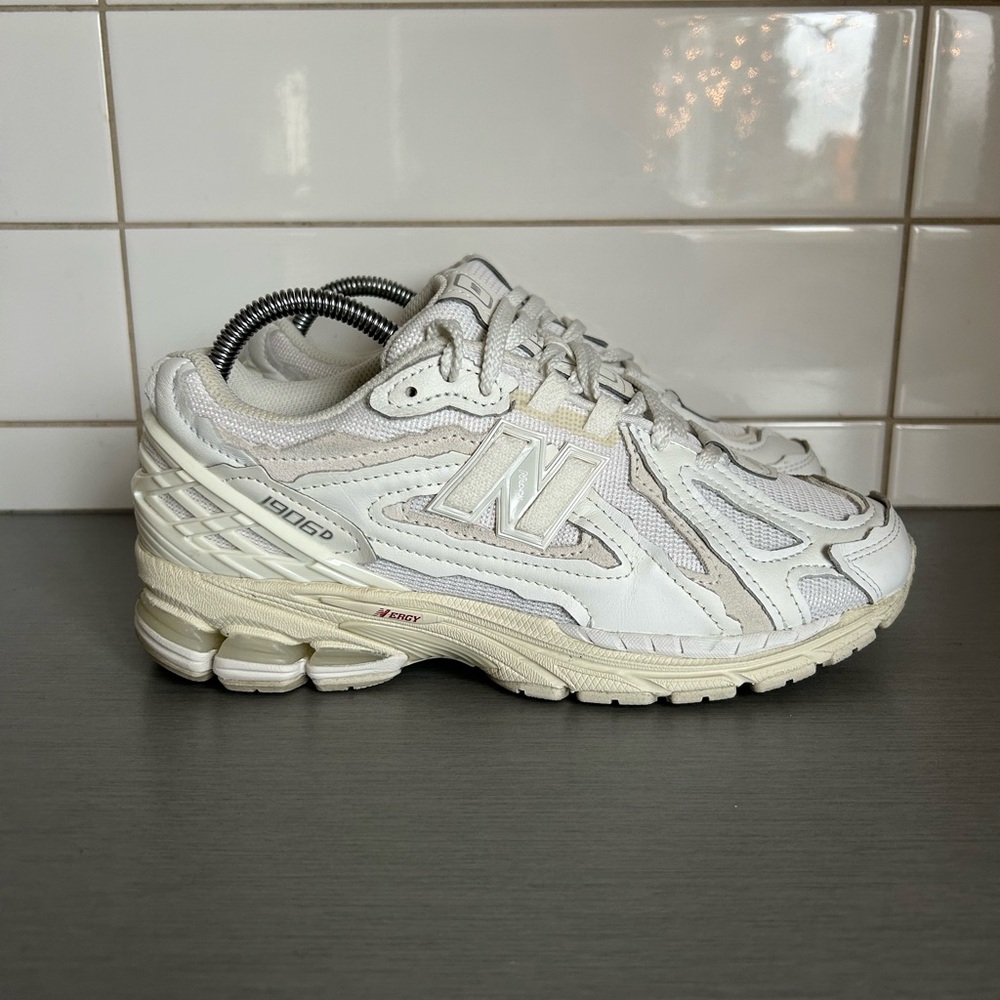 New Balance 1906D Protection Pack White & Cream Sneakers - Picture 1 of 8